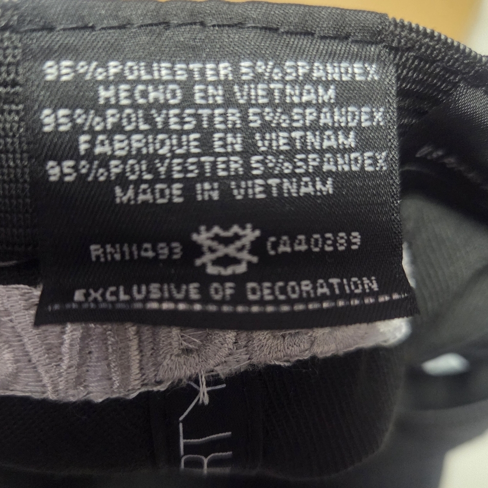 Black Cap With Raiders Logo - Picture 6 of 8
